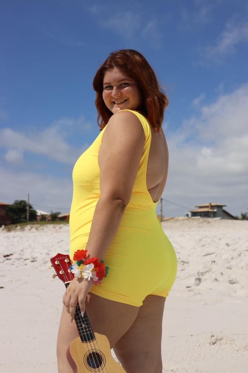 MALLA ANI CATSUIT SHORT CON FRUNCES AMARILLO